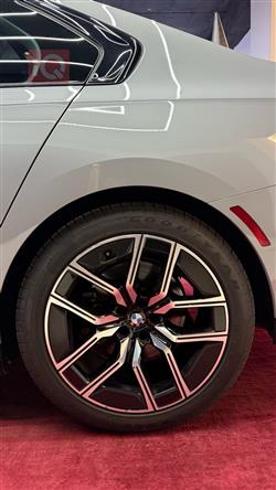 بي ام دبليو الفئة 7